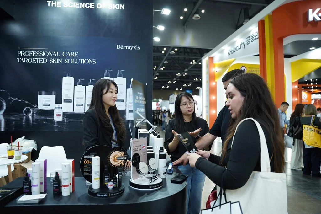 Exhibition booth at K-Beauty Expo Korea - Photo 5