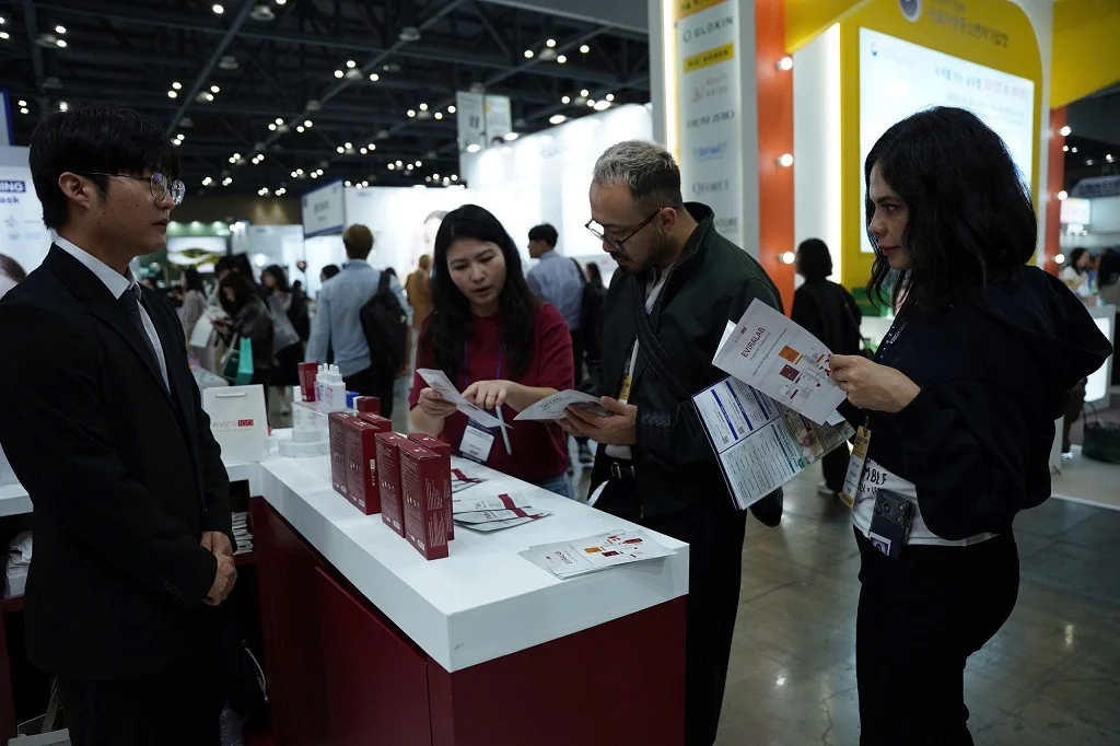 Exhibition booth at K-Beauty Expo Korea - Photo 10